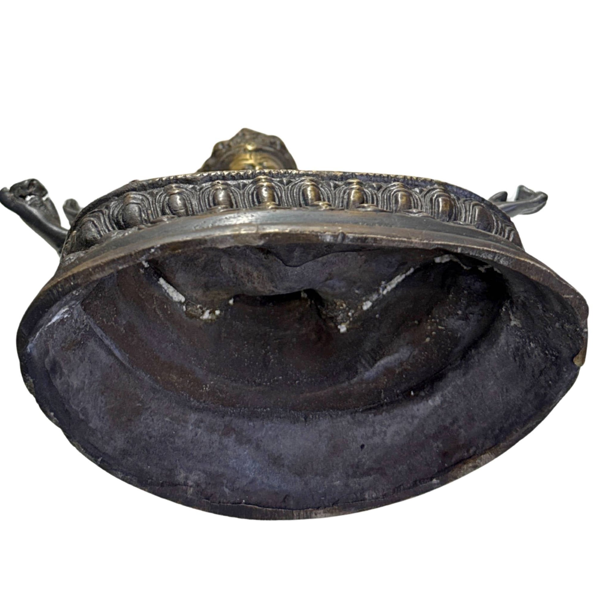 Ushnishavijaya godin met oude gietstructuur donkere patina en rituele Himalaya uitstraling