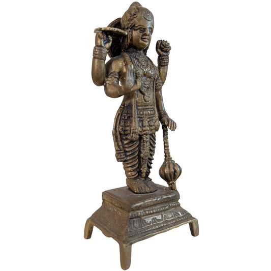 Massief bronzen Vishnu beeld uit Zuid-India schuin vooraanzicht 19e eeuw