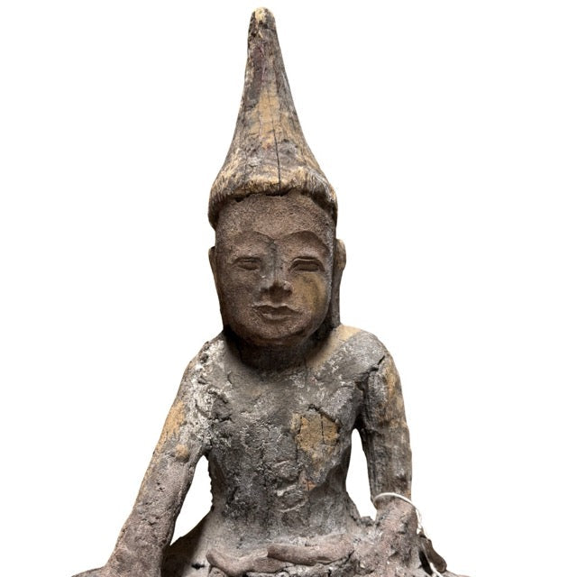 Wabi sabi Boeddha beeld uit Myanmar met verweerde schoonheid en spirituele betekenis