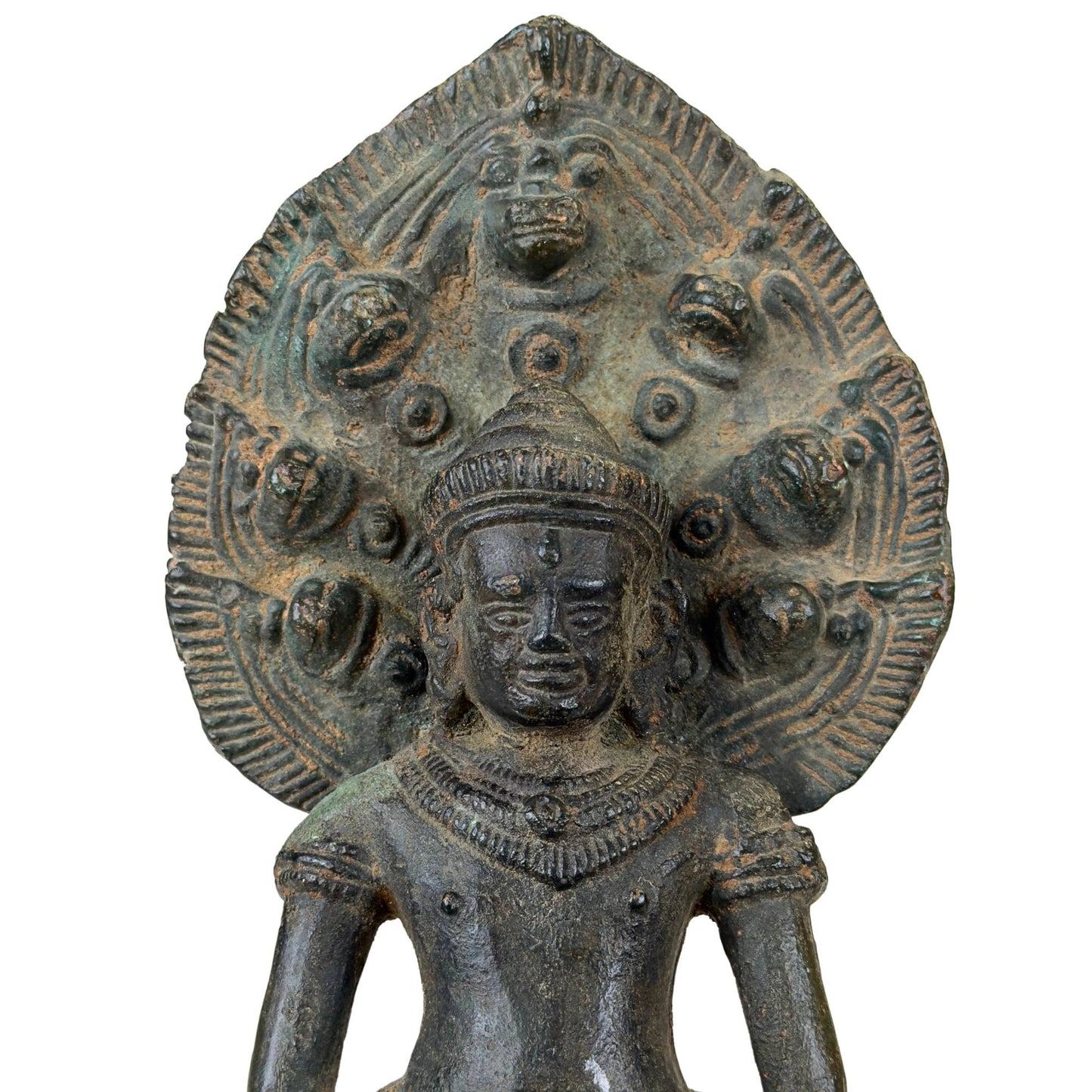 Exclusieve zen-decoratie: antieke Khmer-stijl Naga Boeddha van brons.