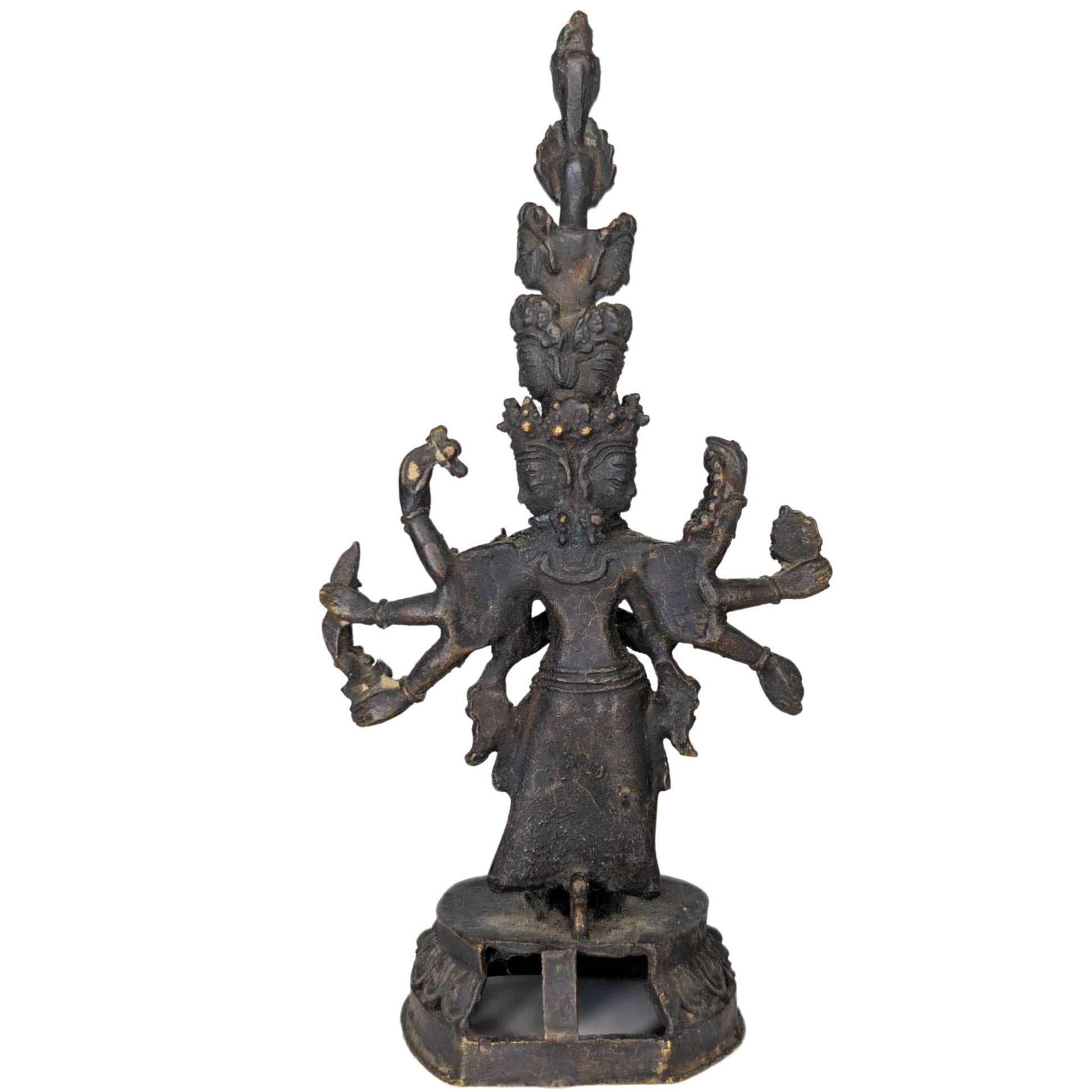 Profiel van de Sahasrabhuja figuren die spirituele bescherming in alle richtingen symboliseren.